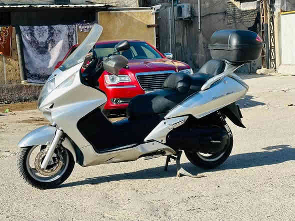 سلام عليكم سلفر ونج 400 نفخ  للبيع دراجة جديدة وحلوة عليهة إدامة كاملة مكفولة من الضربة و الصبغ سعرهة 14 ونص وبيهة مجال مكاني مدينة الصدر ***********
