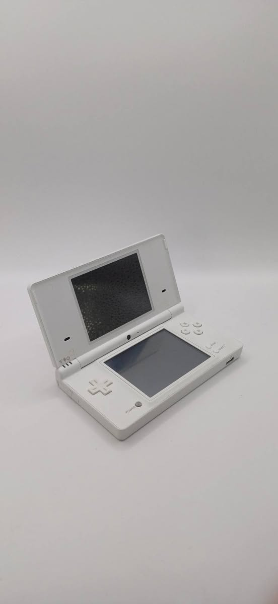 DSi white
٣٢ ذاكرة مهكر
شاحنه 
نصيف جدا
 
توصيل موجود 
٩٠ الف
تعال خاص اذا تريد


**إذا كنت صاحب هذا الإعلان وتريد حذفه لأي سبب، رجاءا أرسل رسالة إلى الدعم الفني**