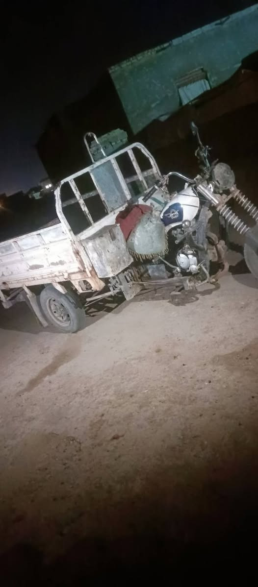 سلام عليكم ستوته البيع دايوان موديل 13 وراق وسنويه جاهزه محرك 24 السعر 850 وبيها مجال تصال على الرقم ***********
