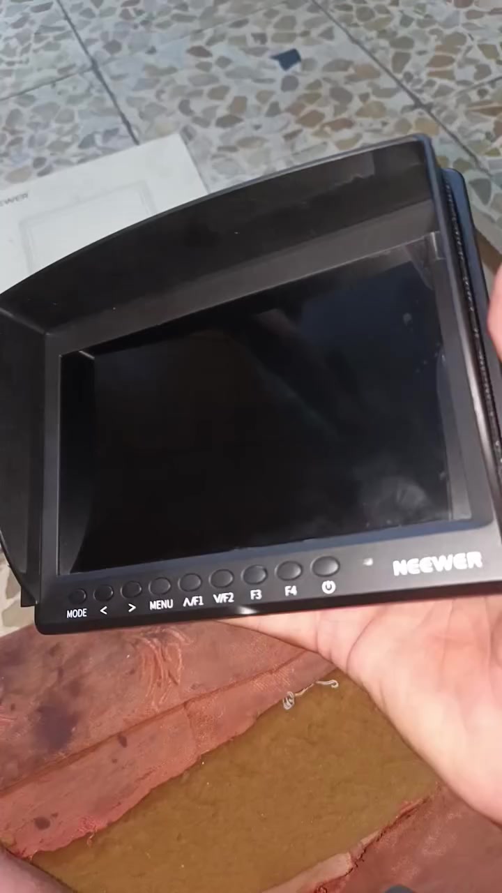 م. عليكم شاشه. تشغل تعرض تصوير و فديوات و الصور لقطات تشغل على نيكون جديد باكيت الله شاهد سعره 100الف فقل يريد مكاني مدينه الصدر قريب يجي. باكيت لسق مال شاشه بعده بيه


**إذا كنت صاحب هذا الإعلان وتريد حذفه لأي سبب، رجاءا أرسل رسالة إلى الدعم الفني**