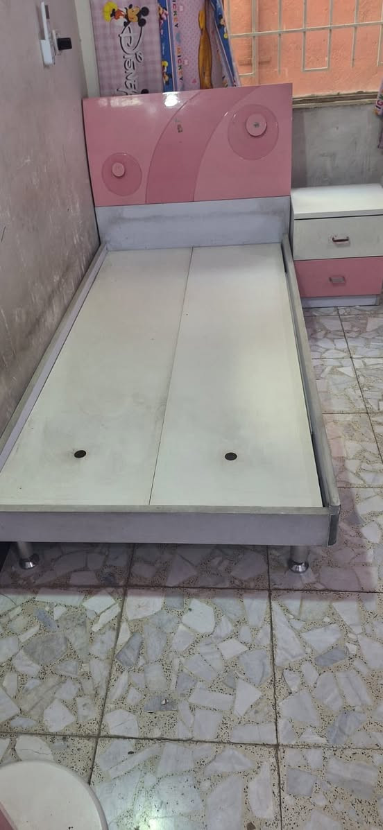 السلام عليكم
غرفة نوم للاطفال للبيع
السعر ٢٥٠ الف
بغداد السيدية
للاستفسار 

0771 683 1446
