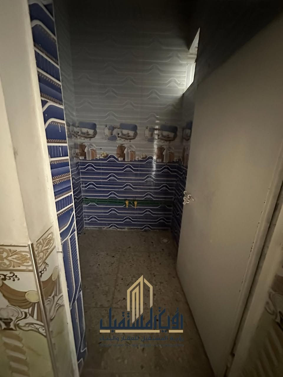 🧱 مشتمـــل   للإيجــــــار  
ـــــــــــــــــــ

#المــــوقـــــع // الكرامـــة خلــف الضامــن 
___________________
🔻 المحتويــــــات //

#الطابــــــــــــــق الأرضـــــــــي //
 كلــدور   ومطـــــــبخ  ومجـمــــــــع صحـــــــــــيات  

#الطابــــــــــــــق الثانــــــــــــي//
 غـــــــرفة نــــــــوم  

🔻مبلــغ الايجـــار 350 الــف شامــل اجــور المـاء والكهـرباء
___________________

للأستفسار أكثر الاتصال //  
📱***********
📱***********
ق______________________
🔷 لمــــــن يــــــرغب فــــــي عــــــرض عقاره طابــــــو صــــــرف او زراعــــــي او تجــــــاري يرجــــــى مراســــــلتنا 🔷
