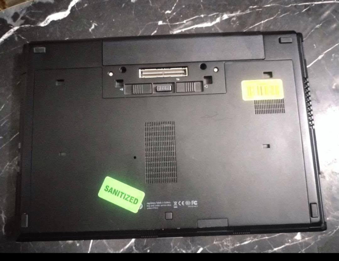 لابتوب Hp Elite book
بمعالج Cori 5
من الجيل الثالث
وندوز 10
الرام 8 كيكا 
هارد خزن 465 كيكا  يدعم قرص 
حجم شاشة 15.6 انج  حجم كبير جداً
ملحقاته جنطه +شاحنه+ماوس
السعر 150 الف وبي َمجال


**إذا كنت صاحب هذا الإعلان وتريد حذفه لأي سبب، رجاءا أرسل رسالة إلى الدعم الفني**