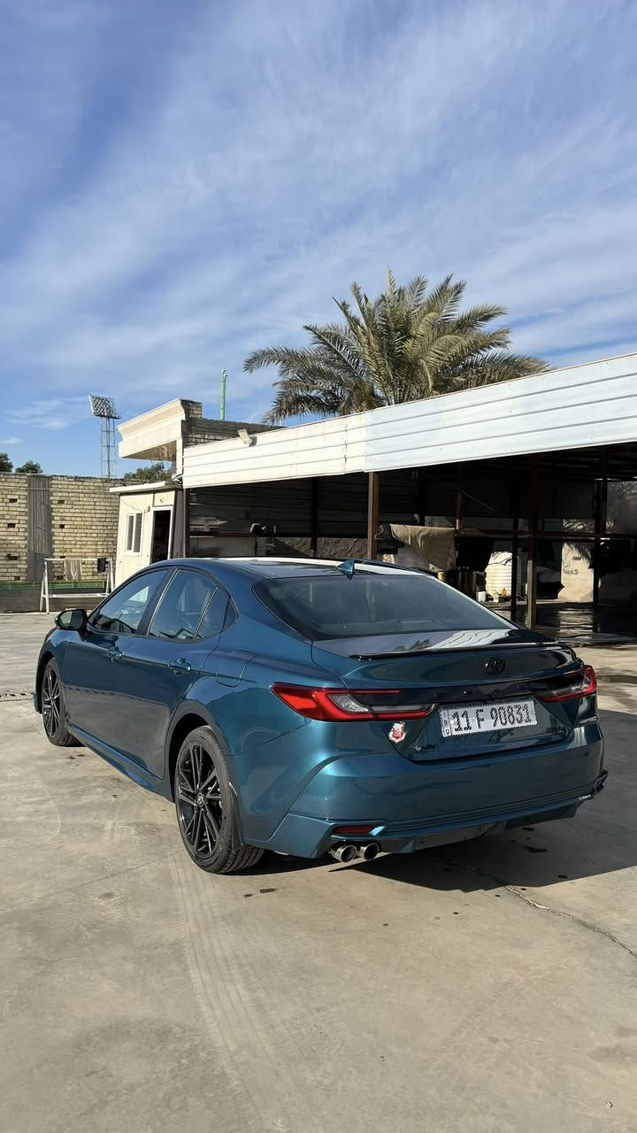 السلام عليكم 
تيوتا كامري 2025
XSE هايبرد

بصمه
كيجات شاشة 
شاشه جبيره 
كشنات جلد وكهرباء وتدفئه
ستيرن تدفئة 
لايت وبك لايت LED
رادار امامي وجانبي وخلفي 

حادث من امريكا بس بنيد وبالعراق صار بيها بارد بالصندوك 

13.000mi
23,300$$
***********
بغداد
