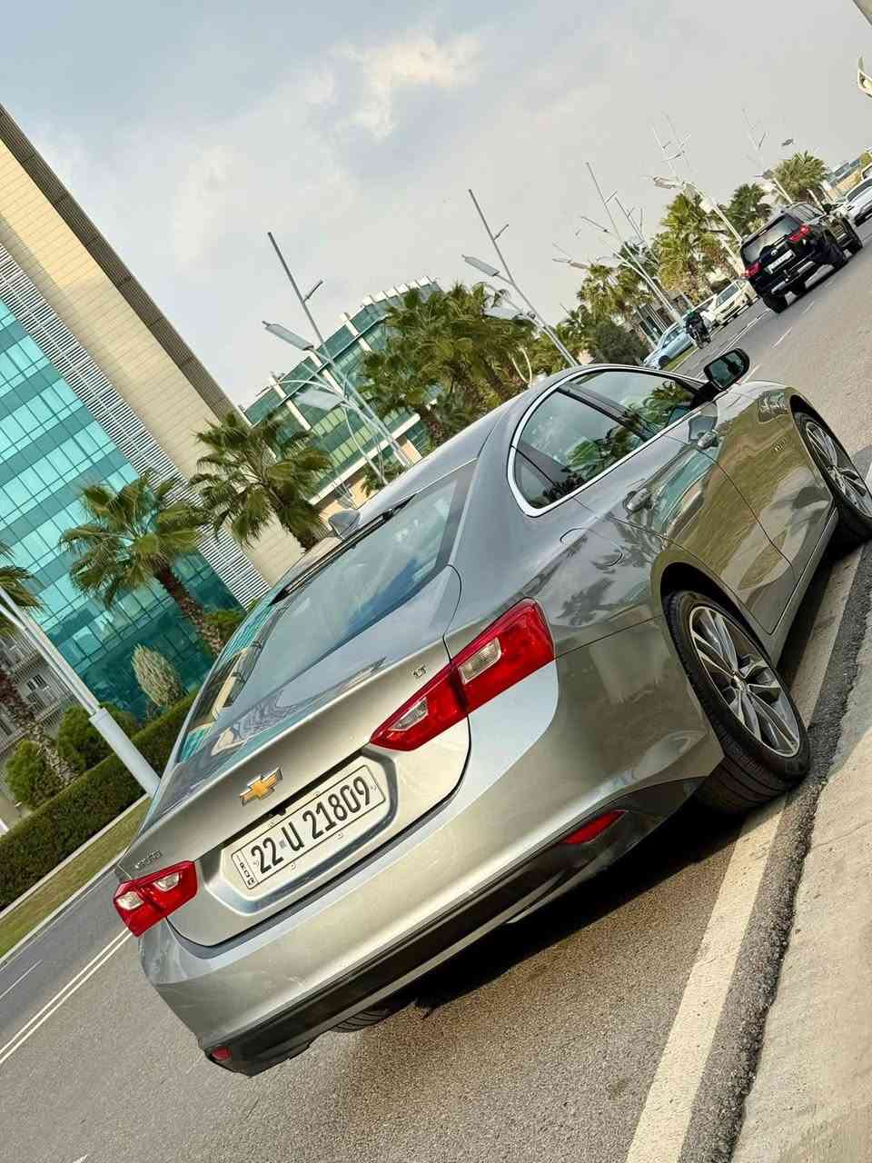 السلام عليكم
شوفرليت ماليبو 
تسجيل جديد رقم اربيل
موديل : 2023
سعر : 127 ورقة وبيها مجال 
وارد : امريكي
اللوان : سلفر
السيارة مبدل بيها جاملغ يسار امامي وشوية بارد بلباب 

المواصفات  LT
عداد المشي 33 الف
ويل بريمير بلادي
شاشة كبير لمس
كاميرا
ابواب  بصمة
بصمة تشغيل 
تشغيل عن بعد 
هاند بريك بصمة
اوتو هولد 
اوتو ستارت  
رادار امامي (تحديد مسار)
‏‎رادار جانبي (نقاط عمياء)
‏‎رادار خلفي (التحذير من الاصطدام)
.
مكان سيارة صلاح الدين تكريت
رقم الهاتف ***********
