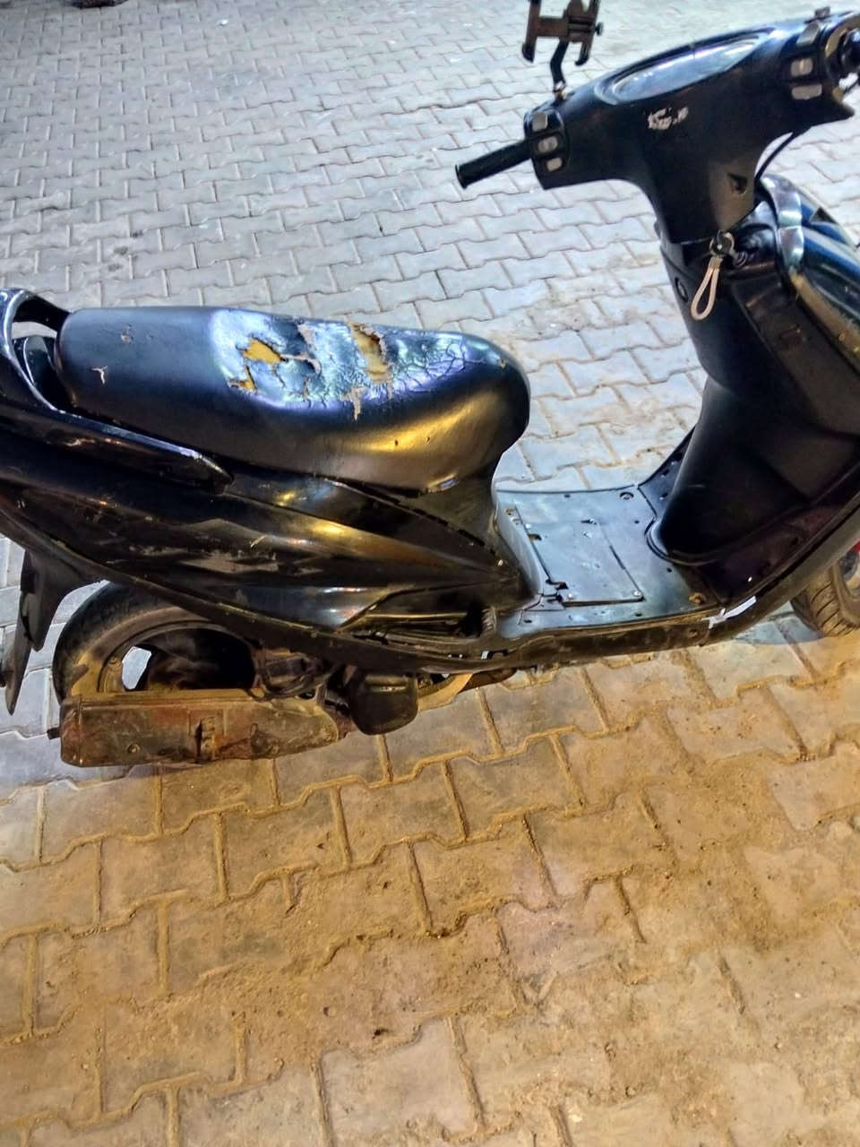 سلام عليكم
ماكس ١٤٠دراجه نضيفه شلعه ومعدل مكينه نضيفه مكفوله تنقيس وتبخير دراجه مال شارع صرف مال بانزين اقتصادي 

نقصه بس البارد مال ضفيره يربط تشتغل تكوم سلف وكهربائيات ونقص مازده  مال ستيرن ونقص يدة ستيرن فقط يعني بانزات وقمجي جديد دراجه تجي إذا مو بارده وهندر قوي لا تاخذه 

(ملاحضه اكو صوت بلفديو هذه صوت الستاند مال مبايل  )

سعر ٣٠٠وبيه مجال للطيبين 

عنواني بغداد الشعب

‏***********
