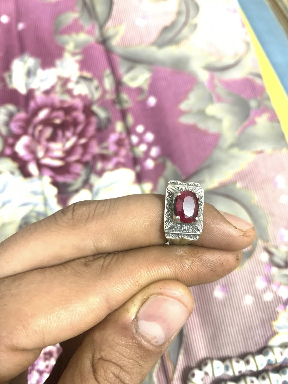 السلام عليكم من رخصة الادمن 
محبس ياقوت بورمني الرماني
صياغة وفظه قديمه مختم ٩٢٥
الجوانب مالته تنزيل ماي ذهب

سبحه يسر ابيض مطعمه بعقيق ورضوي 
٣٣ حبه 
قيم وأخذ بل سعر الي يرضي لله


**إذا كنت صاحب هذا الإعلان وتريد حذفه لأي سبب، رجاءا أرسل رسالة إلى الدعم الفني**