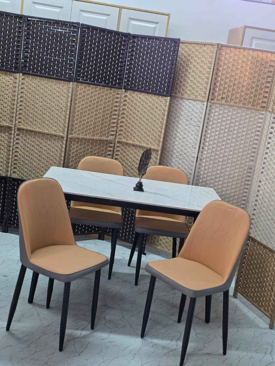 ميز طعام مرمر  نوعية ممتازة جدا 
تصميم عصري جديد وحديث لاصحاب الذوق الرفيع والتميز بيتك ويانه اجمل واحدث الموديلات الجديده نوعيه ممتازه 💯💯 

منشأ تركي 😍🇹🇷 

للحجز والاستفسار يمكنك مراسلتنا على الصفحه الرئيسيه 
وايضا يمكنك لاتصال واتساب او تصال هاتفي 📞📞
رقم الهاتف ***********

توجد خدمه توصيل كافه محافظات العراق 🚛🚛🚛🚛
