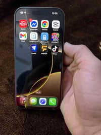 16 برو  بطاريه100 مساحه التخزين 256 السعر 800 تواصل خاص الرقم 07767231...