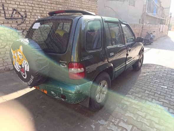 سبورتج موديل 93 رقم بغداد دولي هزه جديده سنويتها لل27 كير ومحرك  ثري اس ياباني كير مكفول المحرك بيه بخار ابيع كايم السياره خير من الله صدرها جديد الكشر حلو بس يريد بعد ترتيب شوفت العين كدامكم ابيع هلموجود 32 وبيها مجال للطيبين ( او مراوس)(صاحبها اعرفه واني اكفله صاحبها يريد تحويل ..هاتف ***********بغداد الكريعات
