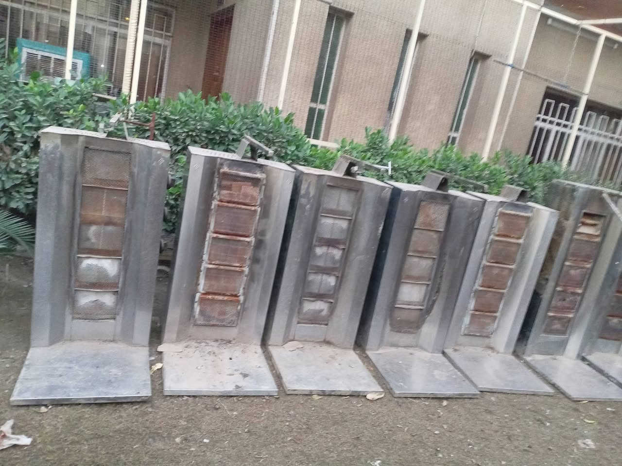 بغداد مدينه الصدر الاورفلي ***********

سعر الشوايه ١٠٠
فتاحه عجين ب ٢٥٠
فرن بيتزا ٤٠٠
قلايه حوضين ٢٥٠
براد ٢٠٠
ميز ١٢٥
