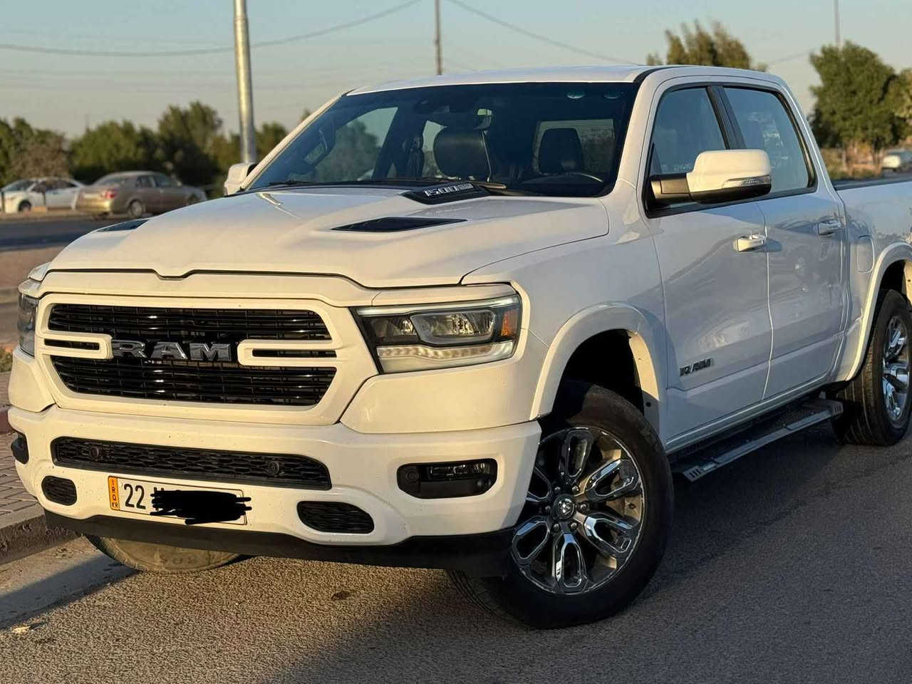 رام لارمي ٢٢ اربيل باسمي مكاني بغداد السيديه 
حادثها قطعه وحده فقط الجاملغ الامامي الايمن بدون تصليح الشاصي
باب طويل بدي قصير السياره نظيفه وبدون اي نقص فول السياره عده الفتحه معروفه مواصفات اللارمي 
مكينه 8 سلندر ايتو تورك 
***********
سعرها ٢٩٠ ورقه بغداد, العراق
