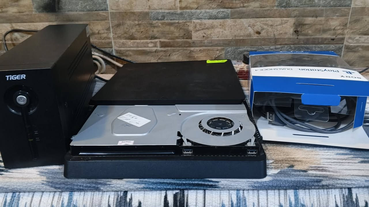 السلام عليكم ps4للبيع
.مهكر /٥٠٠Gنص تيرا
-ملحقاتة ويا 
.يدات 2
.ويارتة كامله 
.شاحنه يدات اصلي 
.يحتوي على 7العاب  
يجي ويا يو بي اسUPS نضيف850VA
السعر 280
بدون الUBS
السعر250


**إذا كنت صاحب هذا الإعلان وتريد حذفه لأي سبب، رجاءا أرسل رسالة إلى الدعم الفني**