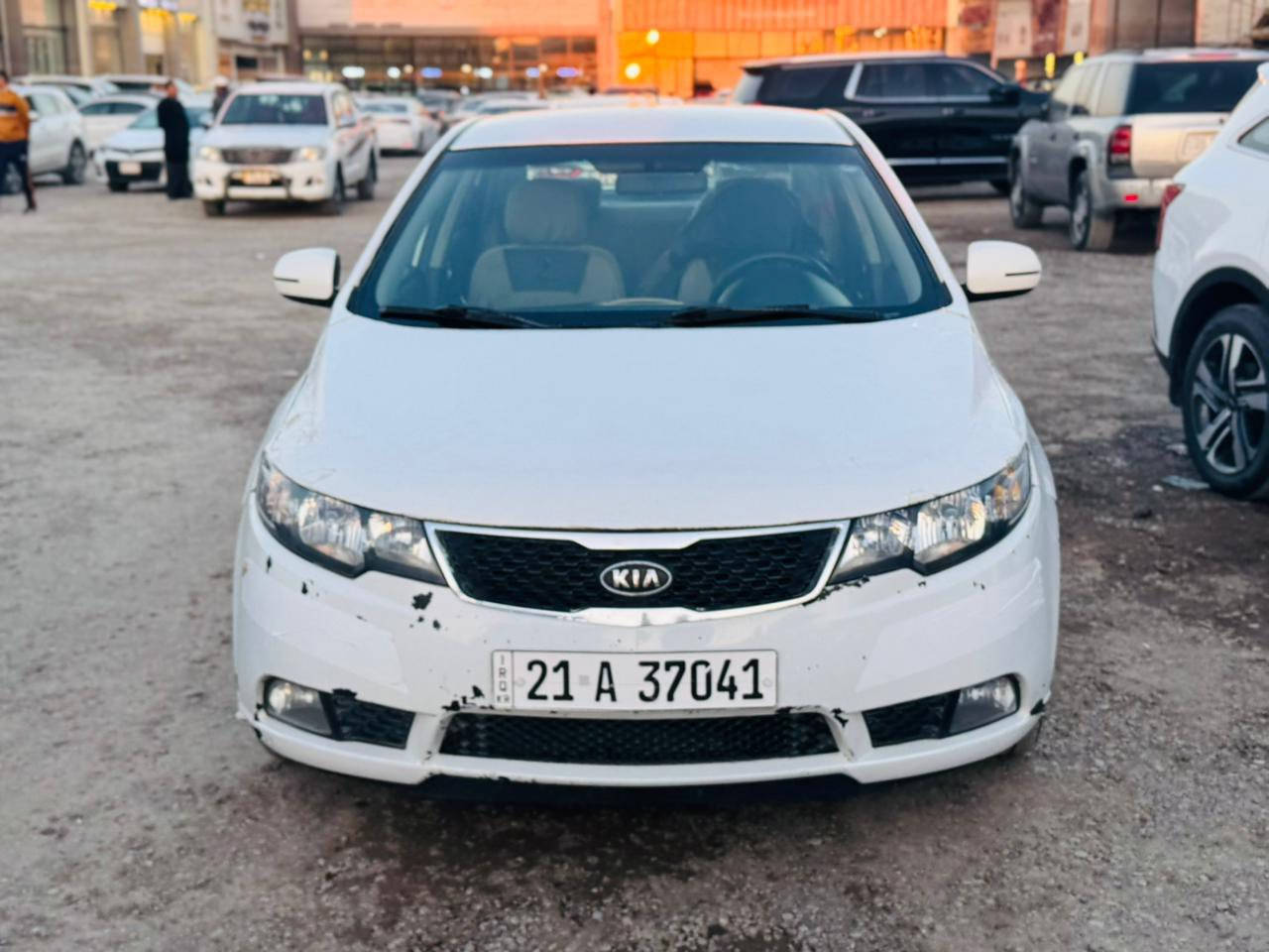 السلام عليكم 
اخي العزيز مكلف بل نشر مكلف بل نشر 
سيراتو موديل 2013كير محرك شرط شرط 
كير 6نمر مرغوب 
تبريد تدفئه شرط 
صدر امامي خلفي كلها شرط بل باكيت 
السياره فول عده الفتحه 
موصفات 
تحكم ستيرن اتجاهين 
شفتات كير 
مثبت سرعه 
حساس خلفي 
رقم جديد 
سنويه جديده 
هزه وبراد جدد
دشبول بيانو 
سياره مال بيت مو متعوبه 
وباسمي تحويل وكاله حاضر اني 
السياره بيها بنيد رش وجاملغ امامي بدون دواخل 
مكاني صلاح الدين تكريت 
السعر 103$وبي مجال 

‭٠٧٧٣ ٣٧٧ ١٣٩٩‬
