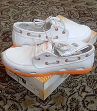 Crocs • قياس ٤٣ • جديد بالليبل