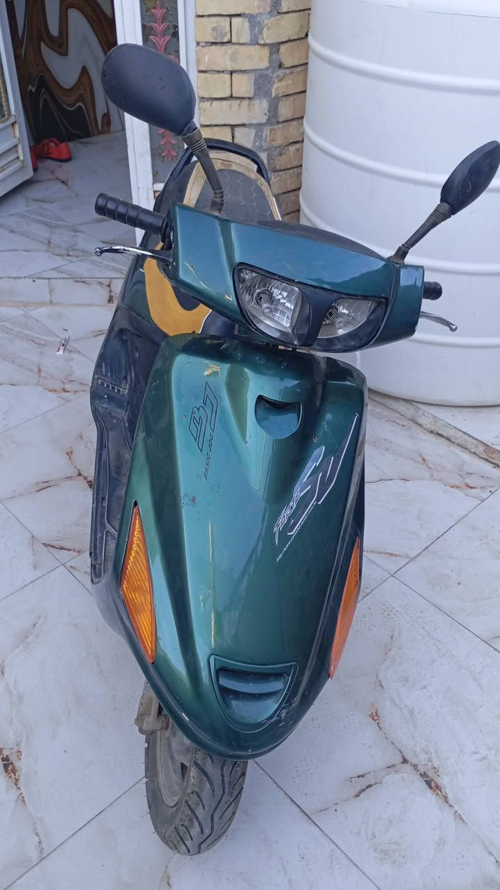 دراجه فراشه للبيع دراجه نضيفه ونشيطه الله شهاد سنتين بس بانزين ودهن اديرله بيها بس هندر خربان وتاركه كله سلف تشغيلي مكاني قضاء الميمونه اتصل واتساب سعر 400وبيها مجال قليل ***********
