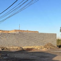 خلف متنزه المناذره • بيت ١٠٠م • غرفة وصالة