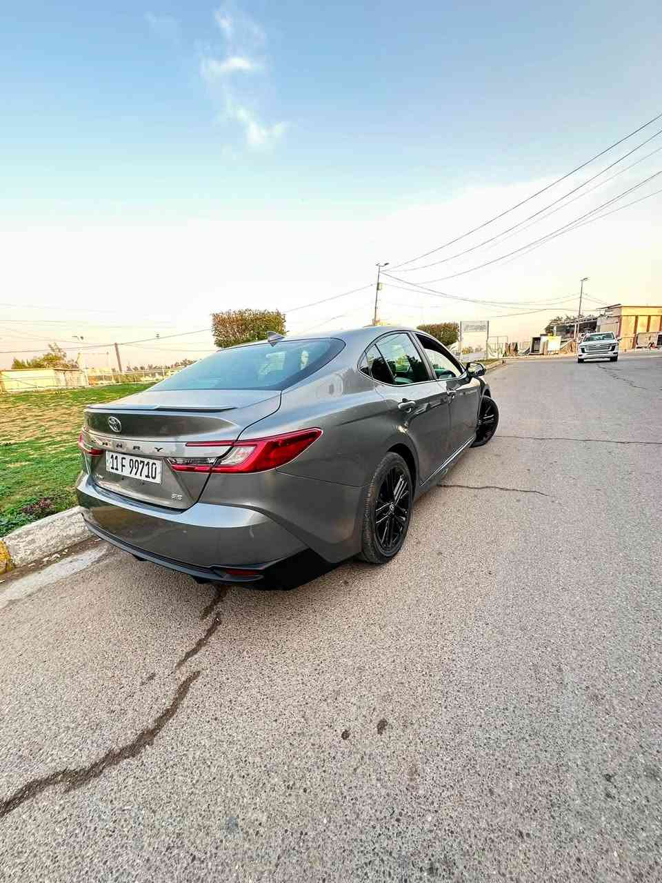 ♻️ تويوتا كامري2025SE
‏♻️ Toyota Camre   HEV 2025 ♻️هايبرد

 🌈لون السياره :(رصاصي غير محدد  )مميز اللون الجديد 🩶

🚘 بلد المنشأ : اليابان 🇯🇵 وارد امريكي 🇺🇸
🚘 سعة المحرك 2,5L هجين انسى شي اسمه صرف بانزين
🚘 مقاعد جلد لون رصاصي
🚘 عدد 12 AIR BAG
🚘شاحن موبايل اصلي (وايرلس)
🚘رادارات جانبيه وخلفيه واماميه
🚘 مقعد السائق تحكم كهربائيه
🚘 لد امامي ليلي ونهاري
🚘 لايت زينون LED + 
🚘  اشاره مرايه 
🚘 ويل كب 18black
🚘 مفتاح التشغيل بصمة + دخول ذكي +صندوك بصمه
🚘 شاشة + كاميرا دوارة اصلية
🚘 أوضاع القيادة  Drive Mode
🚘 حساسات ضغط اطارات
🚘 تبريد شاشة مناخين منفصلين 
🚘 قطعتين تبريد
🚘 هاند بريك كهرباء 
🚘كروس سرعه
🚘‏ Auto Hold  أوتو هولد 🚘
🚘انظمه القياده :سبورت ،نورمال،eco

🏁ملاحظه /ضرر السياره فقط باب عكس السائق  نفسه تصلح + بارد بالجاملغ الخلفي  الايسر 

عنوان السياره📍..  /بغداد 

للاستفسار يرجى الاتصال على الرقم الاتي ☎️ ***********

  ☎️. واتساب
