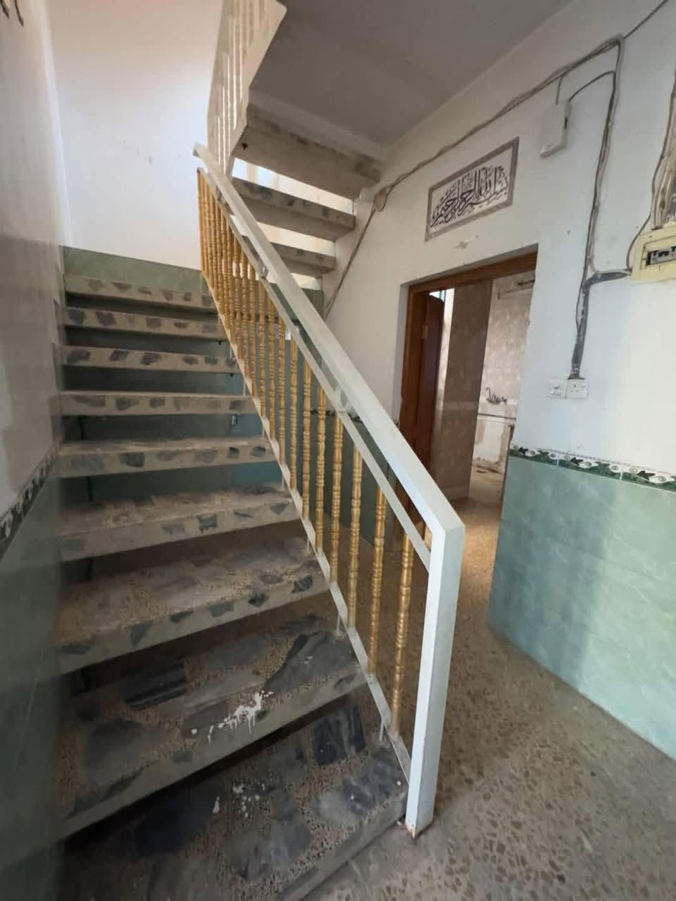 بيت 🏡 اجار حي السلام 100 متر طابق واحد  تفاصيل البناء  غرفه وصاله ومطبخ وستقبال وصحيات قرب شارع المطبات  التواصل مكتب دار السلام  *********** وليد الشباني
 *********** امير التميمي #سلام #سلام #نجف
