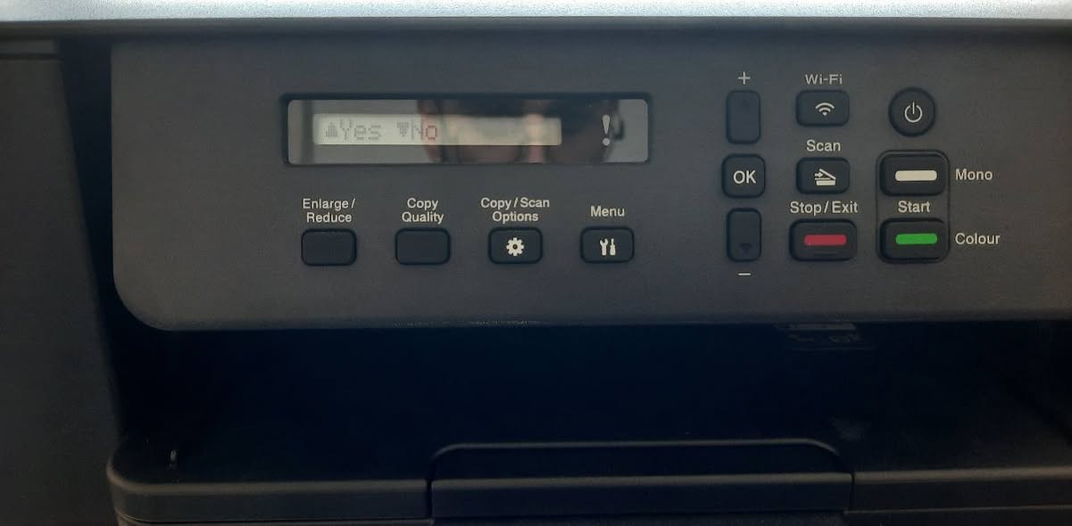 BROTHER ــDCP-T530DW.
طابعة Brother DCP-T530DW.. خيارك الذكي والعملي! 🖨️
​إذا كنت تبحث عن طابعة تجمع بين الجودة العالية والتوفير، فهذا الجهاز هو الأنسب لك:
​✅ جديدة بالكرتونة (وكالة): الجهاز جديد تماماً، بكرتونته الأصلية، وبحالة ممتازة.
✅ اقتصادية جداً: بنظام خزان الحبر، ستطبع آلاف الأوراق بتكلفة بسيطة جداً.
✅ سهولة الاتصال (Wireless): يمكنك الطباعة مباشرة من هاتفك الذكي دون الحاجة لأي كابلات.
✅ متعددة المهام: تقوم بالطباعة، التصوير، والمسح الضوئي (Scanner) بجهاز واحد.
✅ طباعة على الوجهين: توفر لك الورق بفضل خاصية الطباعة التلقائية للوجهين.
​مثالية للمكاتب، الطلاب، والاستخدام المنزلي.
​📍 الجهاز جديد بالكامل (وكالة).
​للاستفسار عن السعر أو الشراء، يرجى مراسلتنا


**إذا كنت صاحب هذا الإعلان وتريد حذفه لأي سبب، رجاءا أرسل رسالة إلى الدعم الفني**