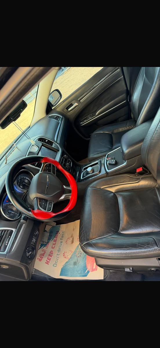 كرايسلر. C300
اوباما موديل 17 مسجلة 23 
السيارة ضربتها موضحة بالصورً
الباقي كفالة 
رقم بصرة بأسمي 

اي استفسار الاتصال على الرقم 

+964 771 950 0080
