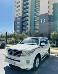 لاندكروزر GXR • معدّل ٢٠١٤ • ١٦٣٠٠٠ كم