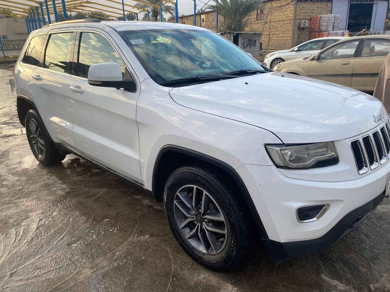 جيب 14 خليجي 
 حجم المحرك 6سلندر 3600 
*ماوس وضعيات قيادة الفور ويل
 *السياره فتحه
*غرفه السياره عسلي جلد 
*اناره ترحيب 
*بصمه دخول ذكي
بچم كبس شركه 
*كشنات الامامي كهرباء
 *ويل حجم 18
*خزن وضع المقاعد والستيرن
 *هوك امامي خلفي
 *شفتات ستيرن
 *كاميرة خلفيه
 *حساسات أمامية خلفي
 *دبل اكزوز 
*مرايا قلاب مع البك
 *تعتيم مرايا 
*ستيرن كهربائي متحرك
 *كشنات تدفئه وتبريد امامي خلفي
 *ستيرن تدفئة 
*كشنات حار بارد 
*لد امامي 
*لايت زنون 
*زراك لايت
 *سستم صوت 9سماعات 
*دمام خلفي 
*إشارات مري 
*كير طياره 8نمر 
*تحكمات ستيرن فول
 *تدفئه مرايا جانبي
 للاستفسار الاتصال ***********
مكان السياره حله مركز المدينه  
ملاحضه السياره بيها صبغ 3 قطع بدون دواخل  السعر 185وبيها مجال  قليل اعتذر عن المراوس
