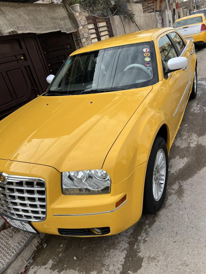 لسلام عليكم اوباما 2010 اصل 
محرك 3500 اصل اربع جوكات ABS جبير 
السياره مكفوله من الضربه والخياس شرط السونر 
داخله كلين والصور موجوده بلمنشور صبغه جديده  
كير ومكينه شرط بلجيس 
خطها عماره -بغداد اصولي السعر 126
مصفره هيئه وغرامات هزه جديده رقم جديد مميز بصره شرط التحويل مكاني بغداد  *********** - ***********
