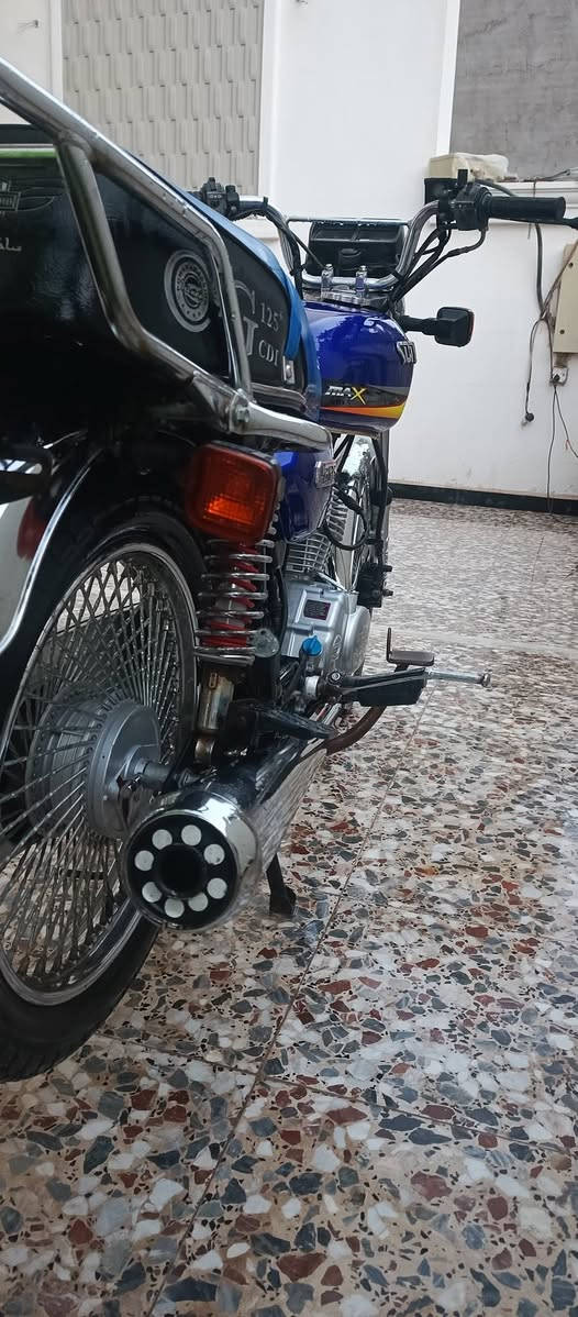 السلام عليكم تايكر ختم سونك البيع موديل 2023 مكفوله من كلشي  وراق موجوده كلشي شغال بيه ي نقص مابيه رايده ب 650وبيه مجال قليل مكاني بغداد الزعفرانيه هذا رقمي بي واتساب هم ***********
