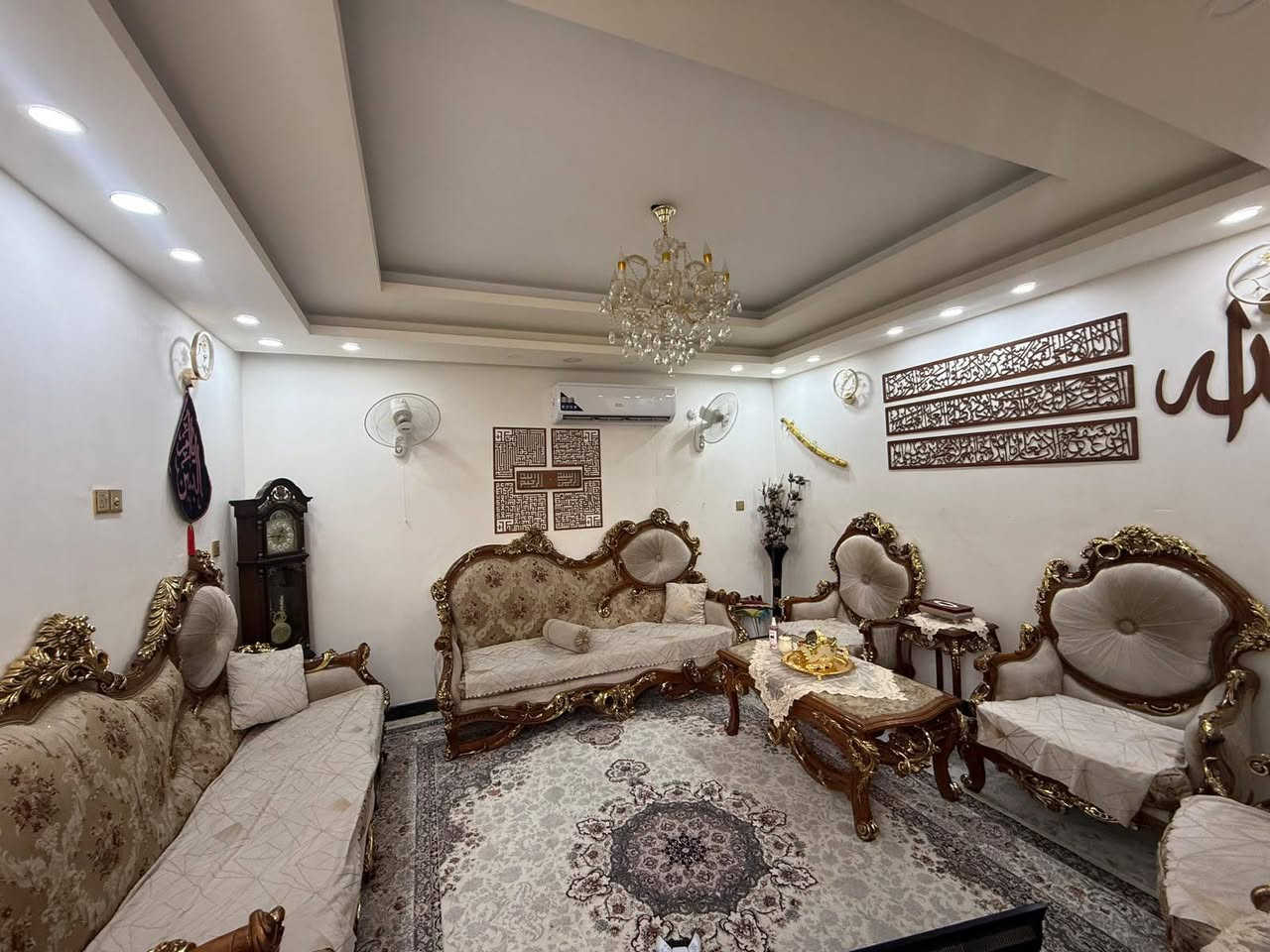 🏡|للبيع|🏡
_______________
يوجد دار حي السواق شارع 12 مساحه 150 بناء حديث💯,
طابقين غرف نوم 4 صحيات 4 استقبال مطبخ مفتوح على صاله ، مكتب أبو زيد الكنبي شارع الجنسية ***********

