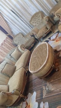 تخم • ١٠ مقاعد • نضيف ما بيه كسر