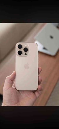 ١٦برو ماكس مكفول بطاريه ٩٥ نضيف كلش ماستر كارتونه ضايعه فقط سعره كلش ح...