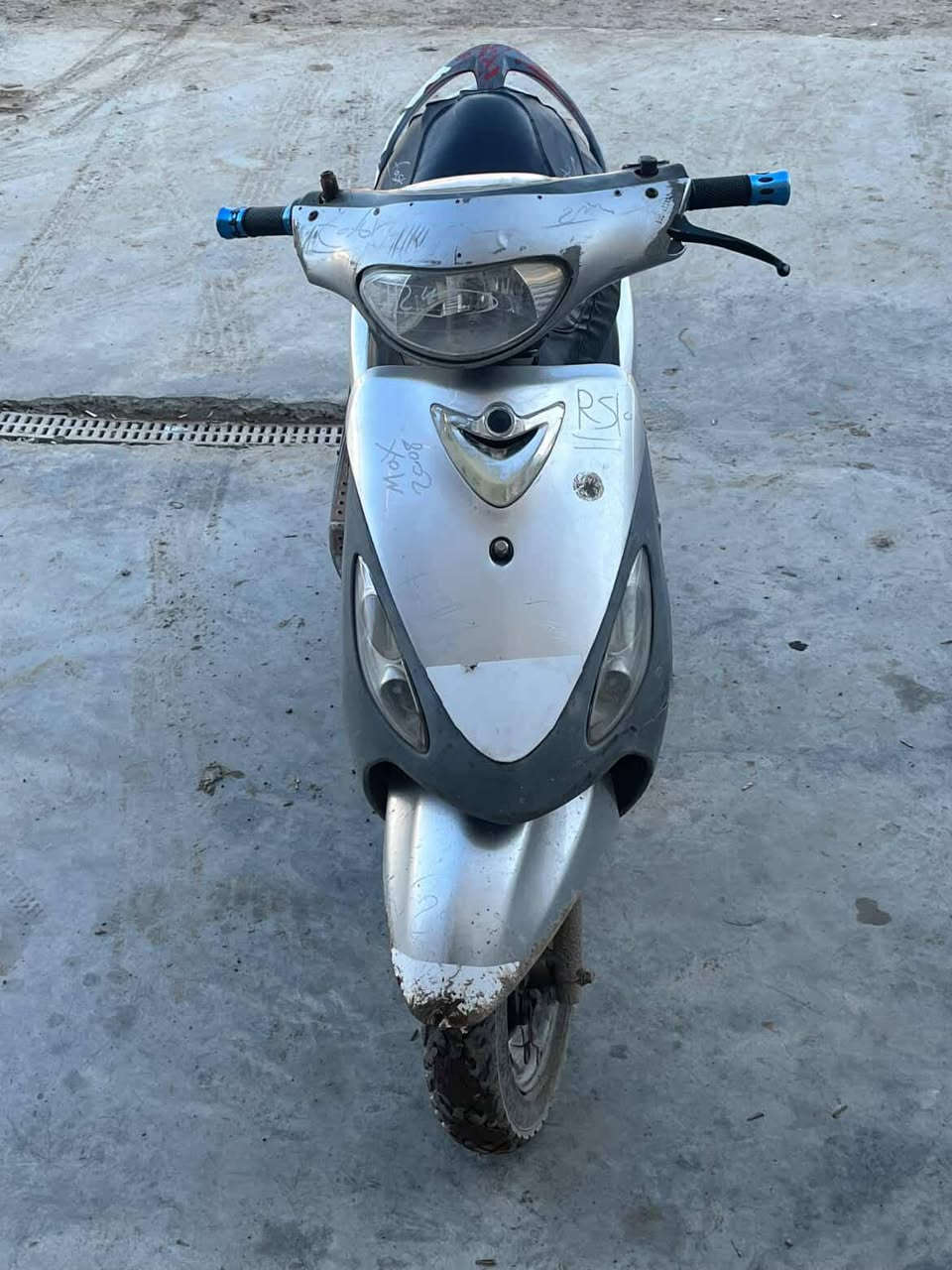 ماكس منغولي الدراجه بلاديه شلعه ومعدل فول الدراجه خرسه حرفيا متسمع صوت المكينه الدراجه نظيفه كلجات قايش جديد نكرة بكل وقت سلف وهندر كهربائيات كلها شغاله السعر 400 وبيها مجال بسيط مكاني الانتصار مقابل حسينيه الراشديه *********** متواجد واتساب وفيس
