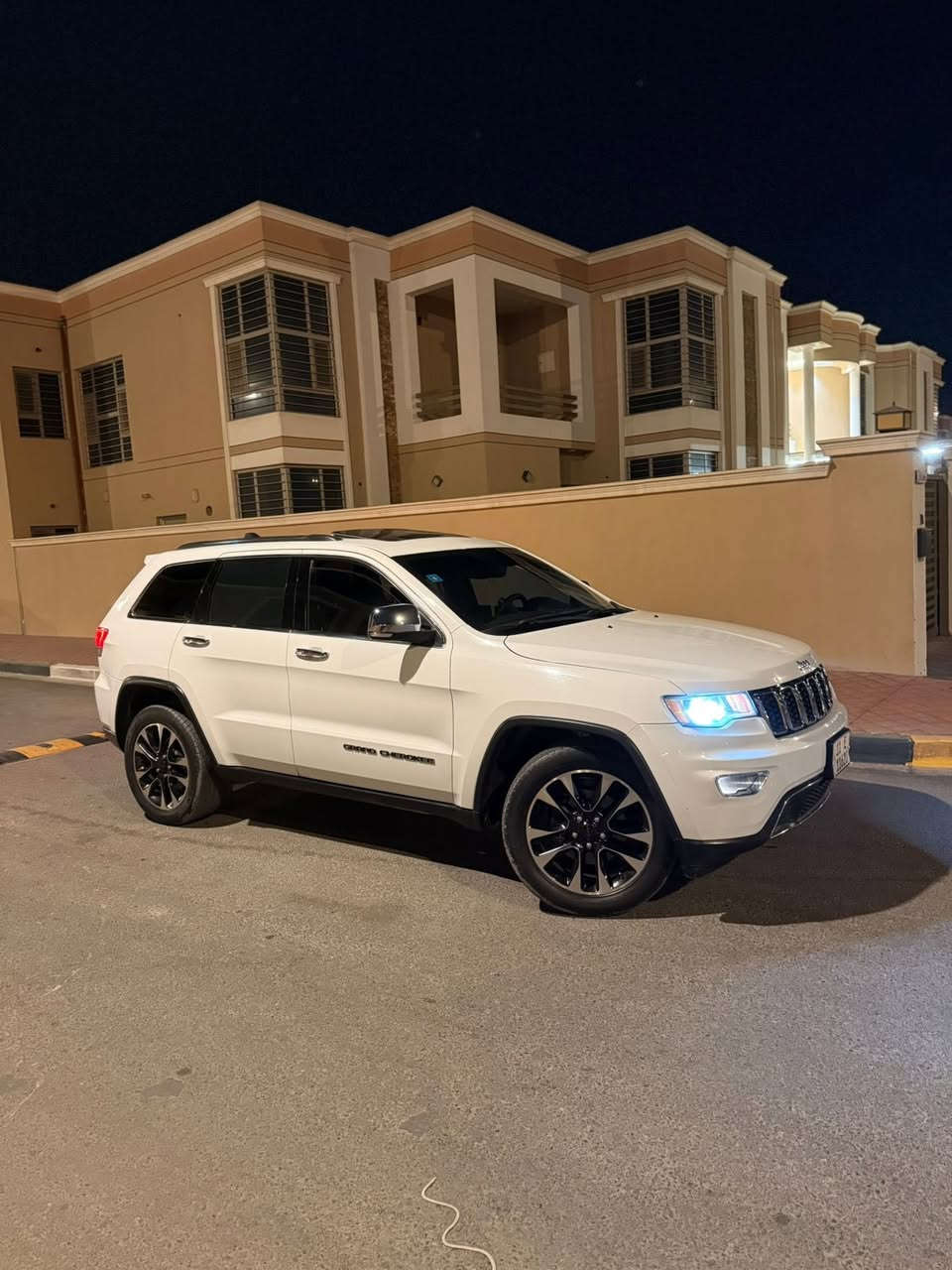 جيب ليمتد فوووو  18 الضرر تبدل باب فقط. بجم بلاد كبس السعر 270 وبيهة مجال للشراي الجاد يتصل ويدلل. ***********
