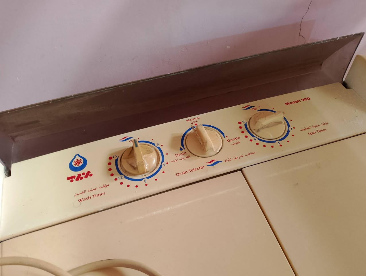 غساله برفاب
السلام عليكم 
غساله نوع برفاب نظيفة  و شغاله والمجفف مالتها جيد جدا فقط ماتخزن ماء تصليحه بسيط جدا السعر 50 
العنوان حلة مركز المدينة قرب مدينة العاب المدهش 
للأستفسار ***********
