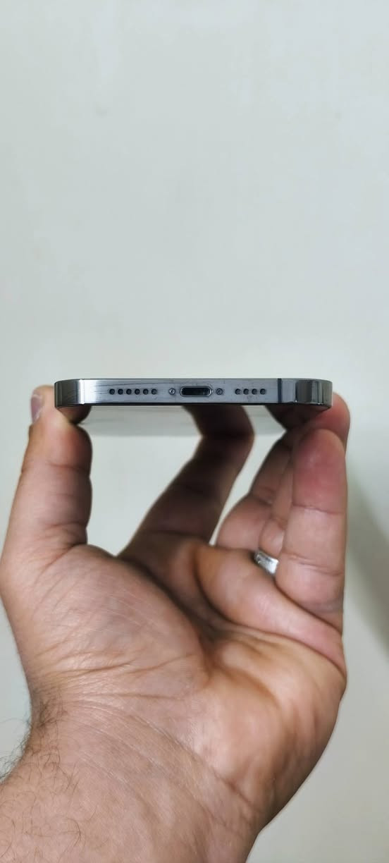 ايفون 12 برو ماكس
ذاكره ٥١٢ - بطاريه ٨٦٪ 
نضافه ١٠٠٪ مكفول من أي خلل 
سعره ( ٤٦٠ ) الف سعر نهائي 
ـــــــــــــــــــــــــــــــــــــــــ
عنواني بغداد مدينة الصدر 
***********
