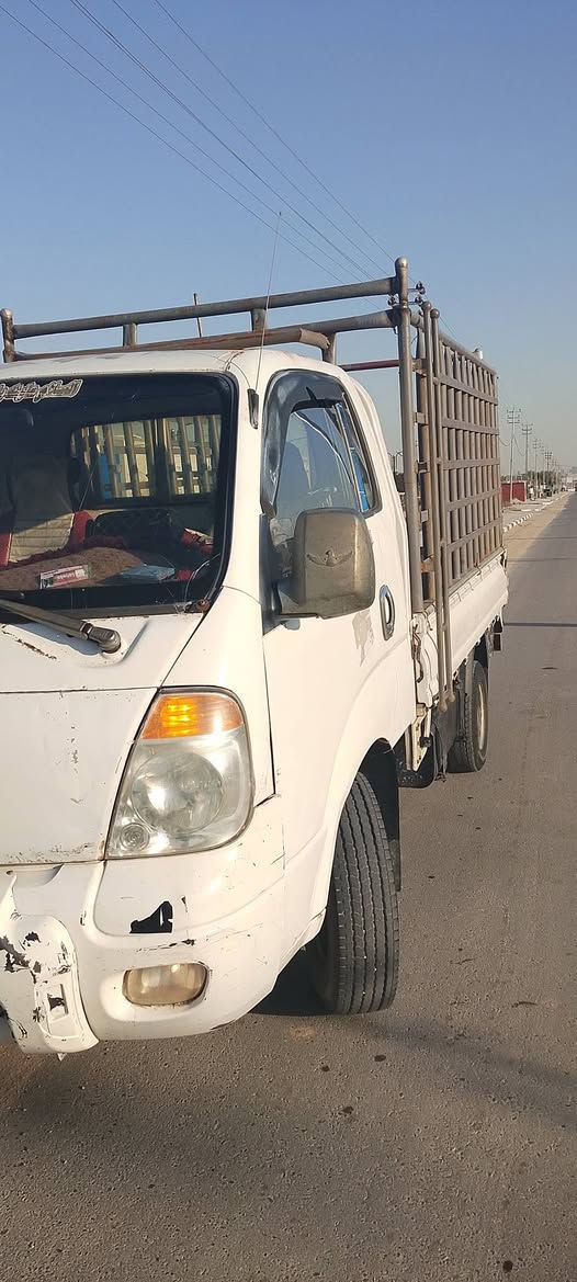 سلام عليكم سياره موديل 12للبيع مكفوله فقط بس الباب مال السايق بي صبغ  الويل امحور 14 أسعر 105 رقم الموبايل ***********
