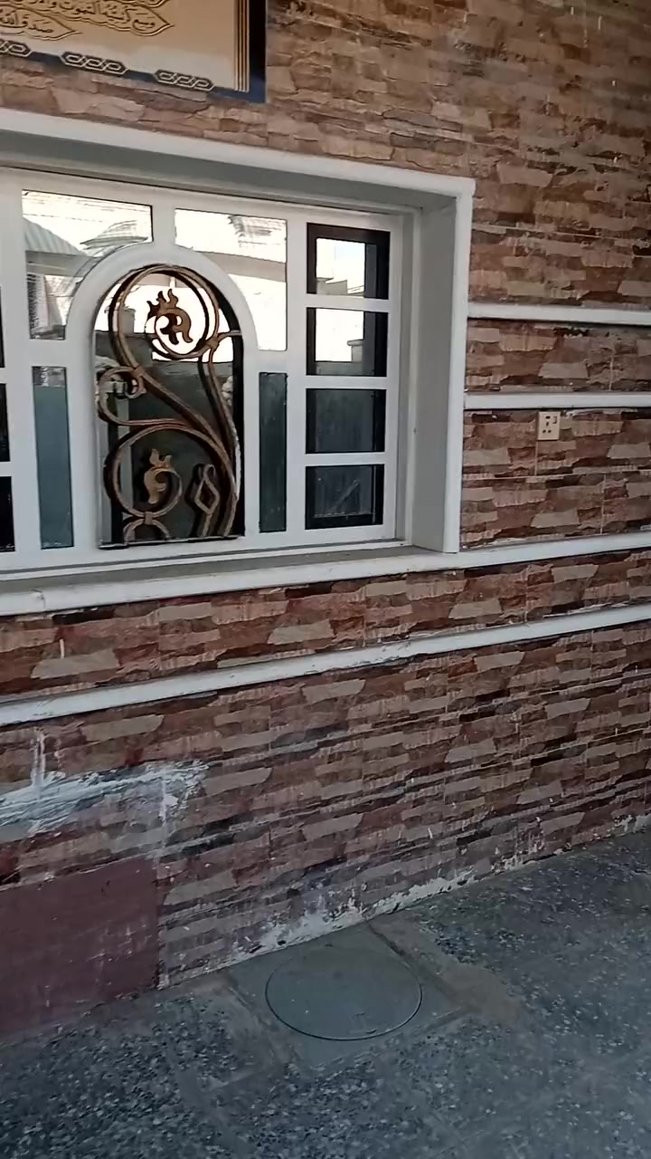 دار سكن للبيع مساحه 130 متر طابو ملك صرف واجه 8 سند مستقل طابقين ٣نوم صاله مطبخ  صحيات مناور حديقه كراج سيارة شارع المعهد خلف لحوم ابو حيدر اي استفسار تفضل *********** السعر 205
