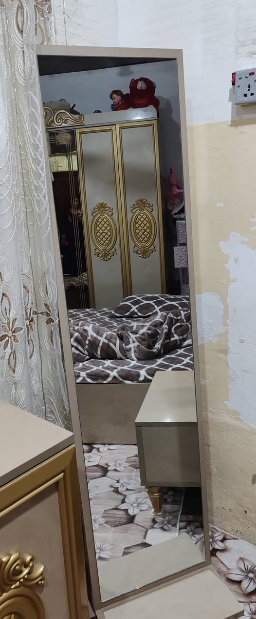 سلام عليكم غرفة نوم تركي8قطعة للبيع ادا تريد اتصال على هدا رقام ***********
