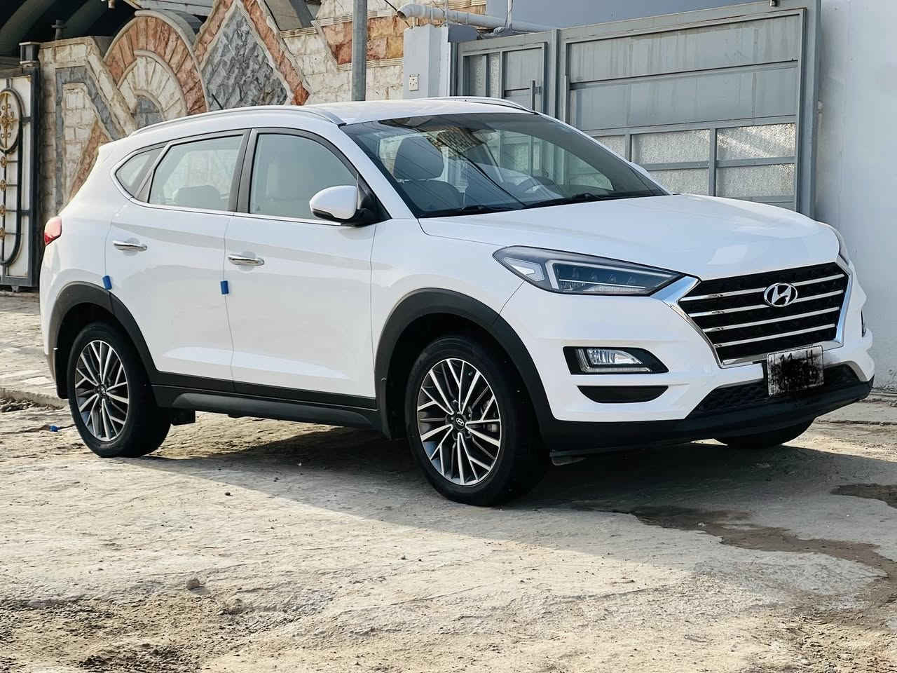 توسان خليجي 2019 كفالة عامه جديدة
كارتون السيارة كلش نضيفة للجناي فقط 

ماشيه 77 حقيقي شرط الفحص 

تخم تاير جديد وحداية جديده 

رقم بغداد الدولي الجديد تحويل مباشر 

السعر 204 وبي مجال  يرهم بيع او مراوس بخليجي 

الاستفسار *********** بي واتساب او تصال 

مكان السيارة بابل / مركز الحلة وياحايكم الله
