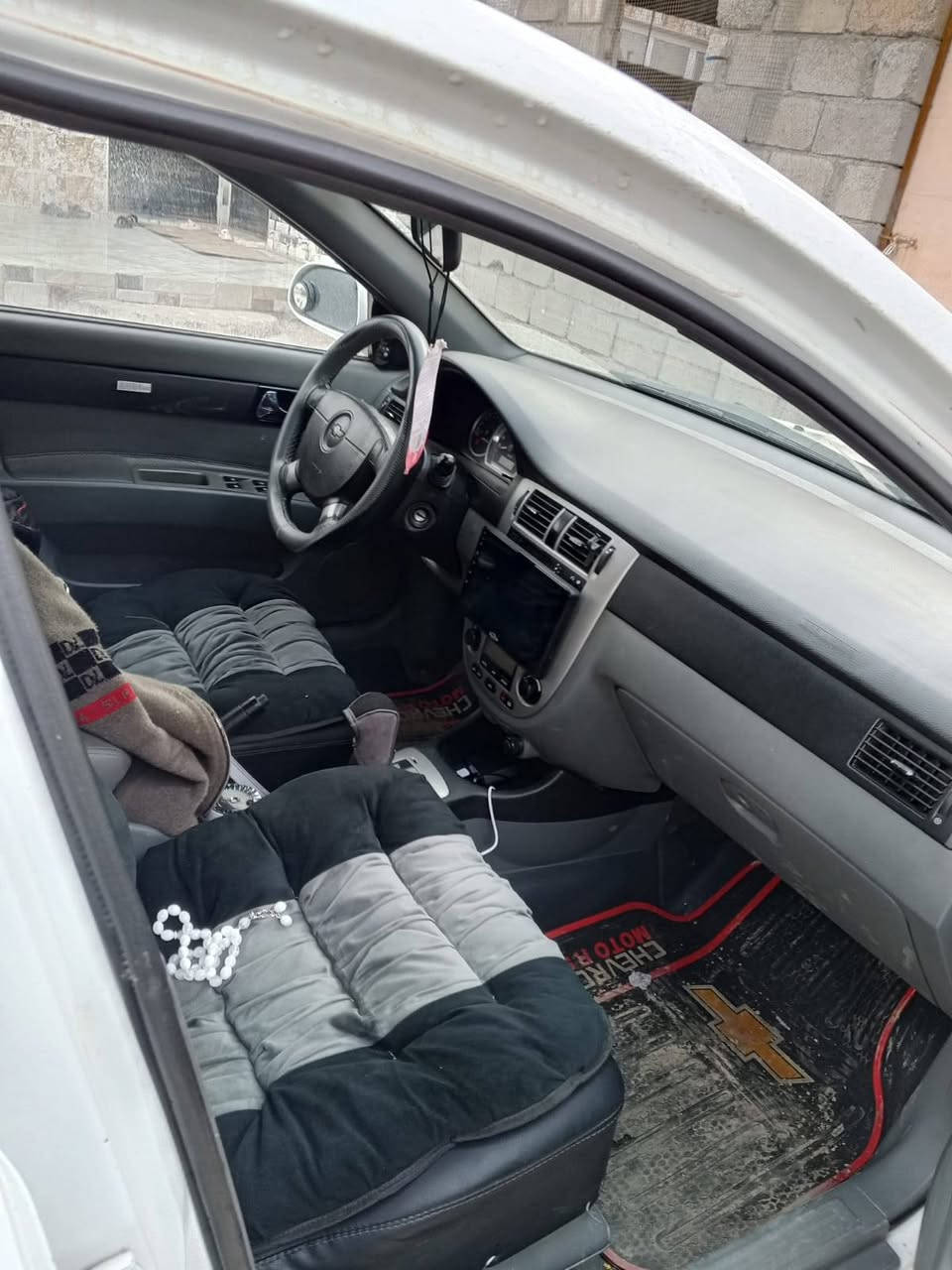 سلام عليكم
اوبتر 2013

بدون صبغ رقم اربيل سنويه وهزه جديد 

شرط التحويل 

محرك 1600شرط كير شرط 

طخم تايرات كابون بانزين 

مكلف بل نشر للاستفسار 
اتصل على رقم بي واساب 

***********
