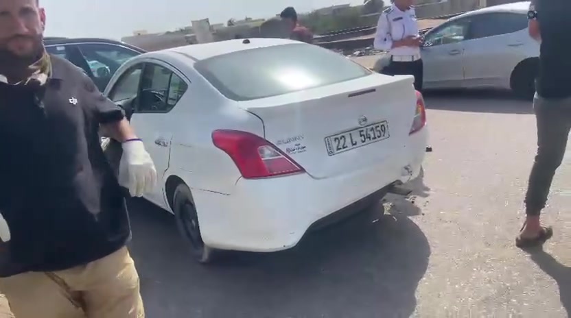 السلام عليكم سني هندي مديل 20 سنويه منتهيه 
بيها قطعتين تبديل بدون دواخل صبغ باب بارد قبق صندوك اثر ضربه خفيفه مكفوله شواصي الغود محرك كير تبريد كفاله بسم شركه 
سعر 85قفل مكاني بصرة الجزيرة ***********
