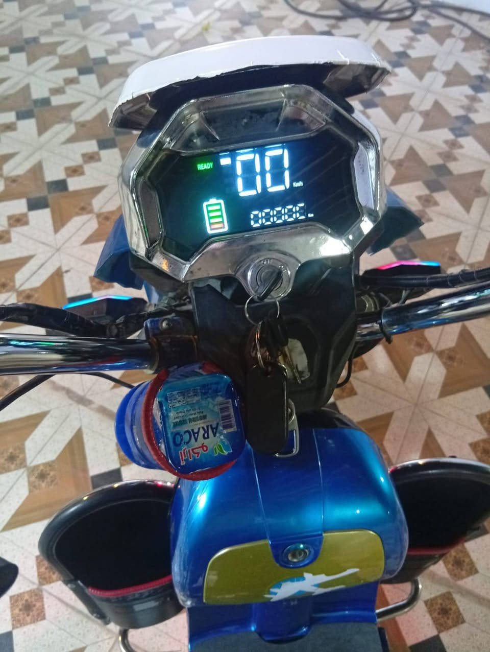 سلام عليكم
يوجد موطور شحن هارلي للبيع موديل ٢٠٢٤ بطاريات عدد خمسه على فحص كلشي بيه للبيع بس سماعات ماكو سعر ٦٧٥ وبيه مجال 
للتواصل على رقم ***********او
***********
