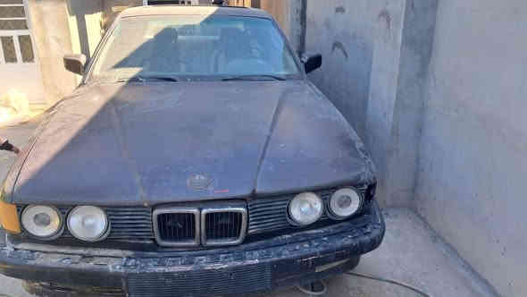 السلام عليكم بي ام مزاد رئاسه الجمهوريه سعر ١٦ ورقه ***********
