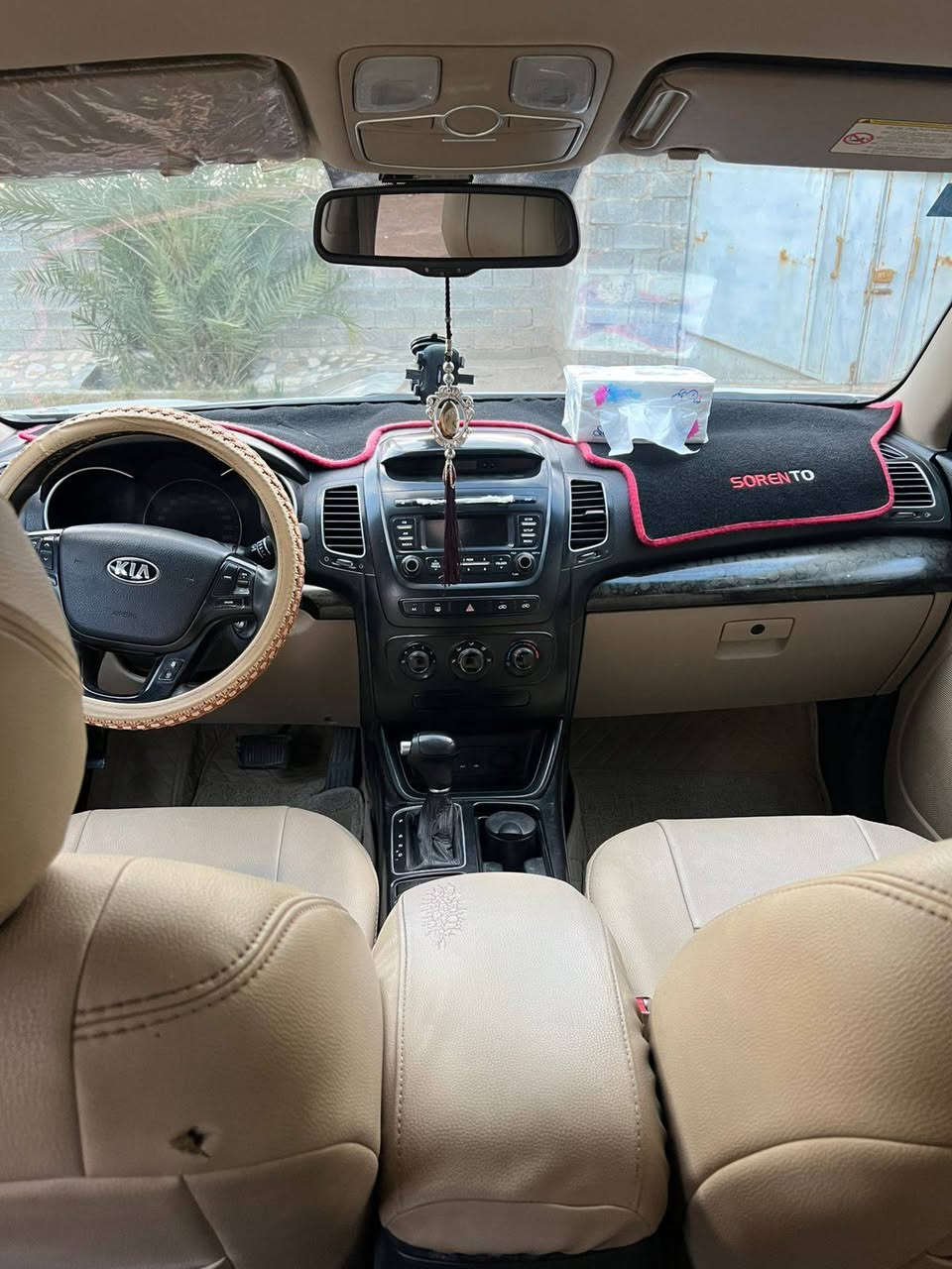 سورنتو ٢٠١٣ شكل ال٢٠١٤
اللون سلفر
٧ راكب
٦ سلندر خليجي
رقم بغداد
السعر ١٧٥ ورقه 
للإستفسار اكثر الاتصال على الرقم ***********
