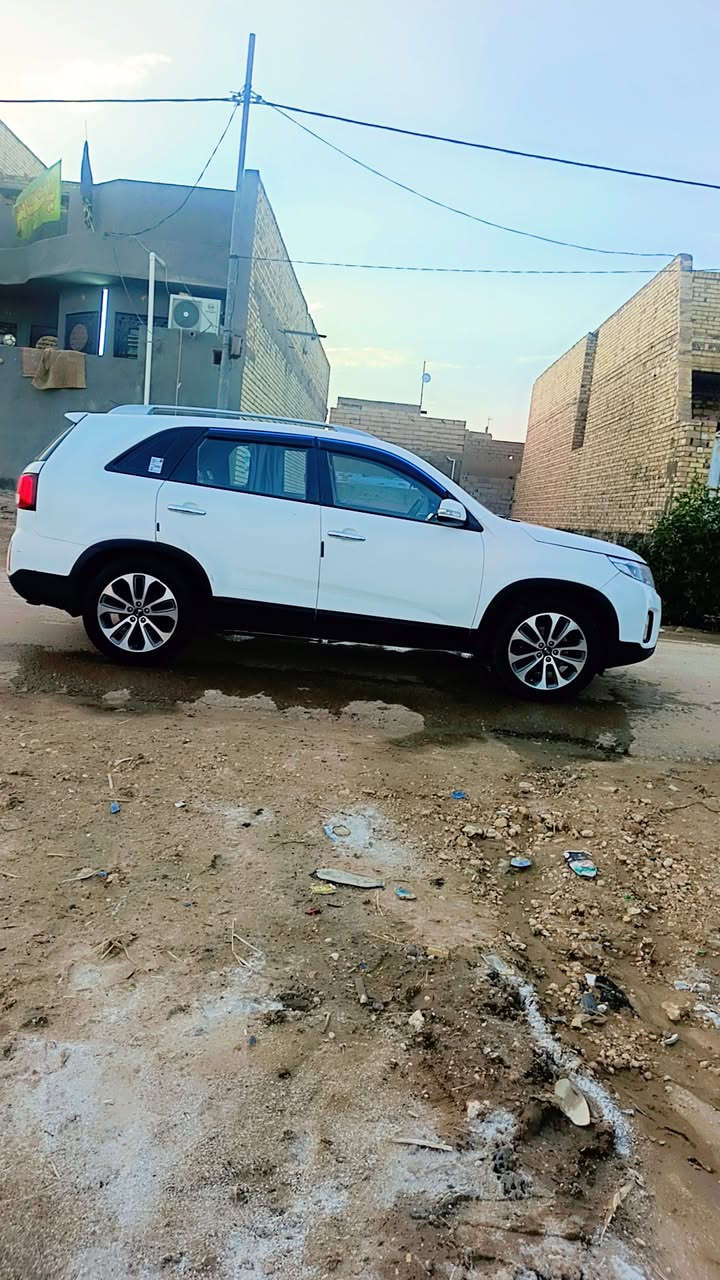 سلام عليكم سورنتو ٢٠١٤ خليجي محرك سته ٦ سلندر ٧ راكب تبريد ٣ قطع محرك كير تبريد حداديه تخم تاير كارتون سياره جاهزه للخير بيها ٥ قطع صبغ جماليه ابيع حزام  بدون دواخل بد تكم مكان سياره ديوانيه السعر ١٥٥ وبيها مجال تفصيل اتصال ***********
