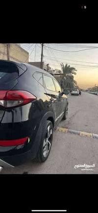 توسان 2016 فئة سبورت فول عدا الفتحة بصمة كشنات جلد  حساسات شاشة كبيرة ...