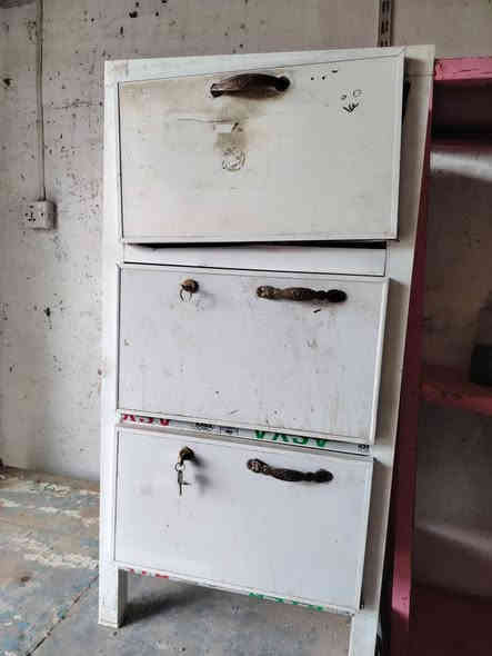 ميز  الألمنيوم  للبيع ميسان العمارة الأتصال على الرقم الواتساب *********** عمارة
