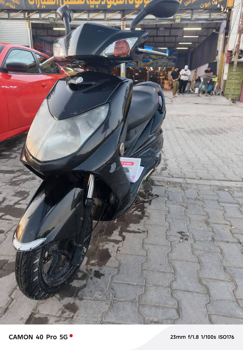 السلام عليكم شباب دراجه سكنس فحل (نوزل) للبيع الدراجه كلش نضيفه مثل ما موضح كدامكم بصور 
للتواصل واتساب ***********
