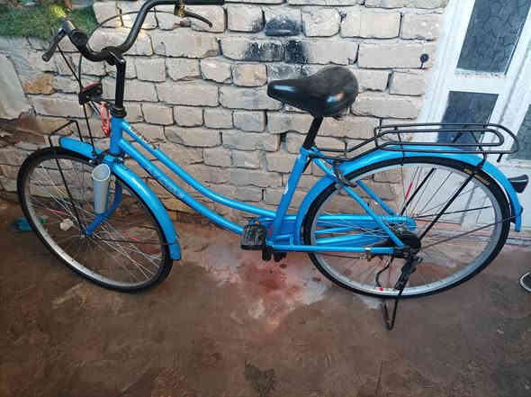 بايسكل 26 نضيف جدا ومرتب السعر 120. وبيه مجال للاستفسار الاتصال على *********** ناصريه الثوره
